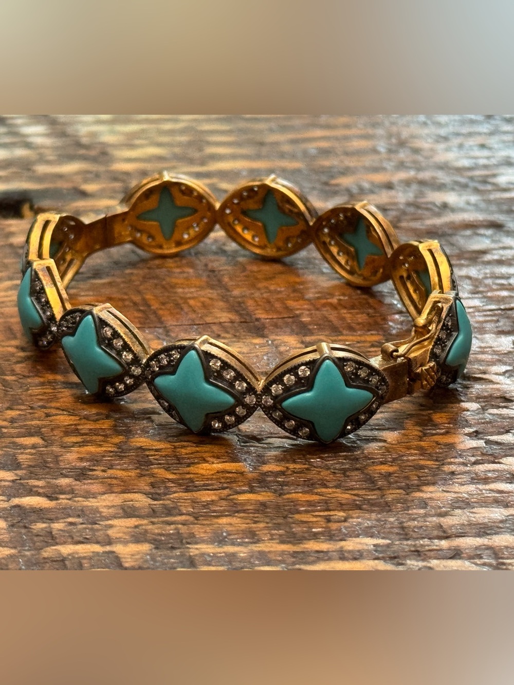 Turquoise Quatrefoil Pavé Crystal Gold Tone Link Bracelet